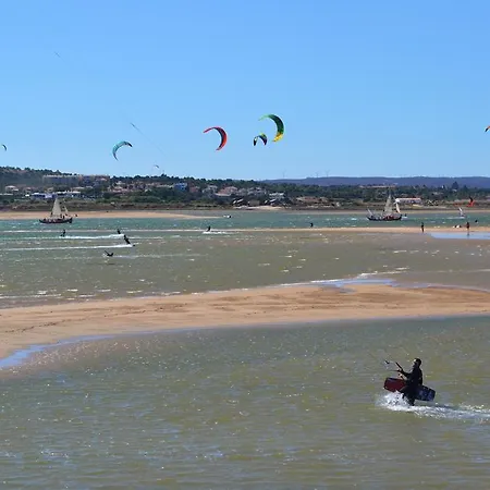 Ria Alvor *
